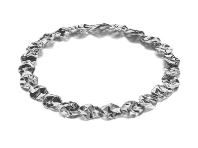 P&auml;ivi Keski-Pomppu / Lumoava - Vuoksi (Halskette)